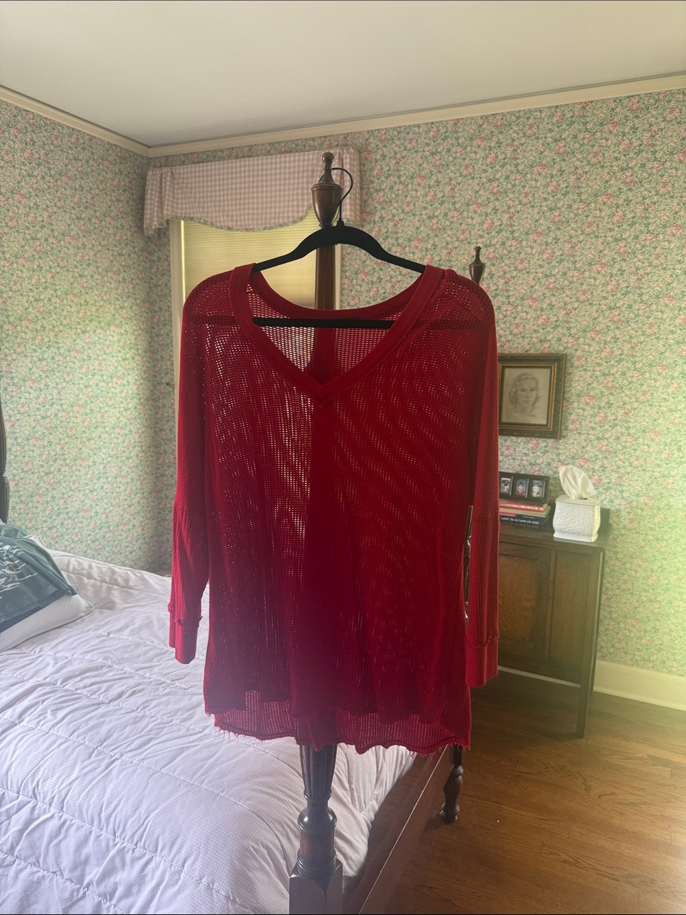Red V-Neck Lightweight Knit Short Sleeve Tee